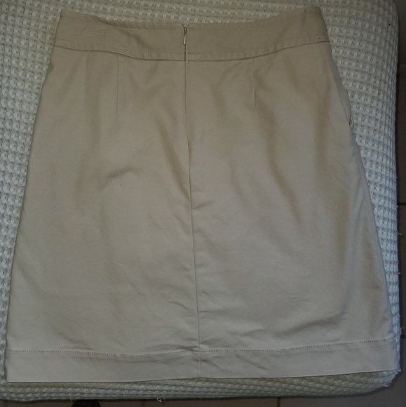 Khaki skirt / uniform skirt. Lightly worn. - Picture 2 of 3